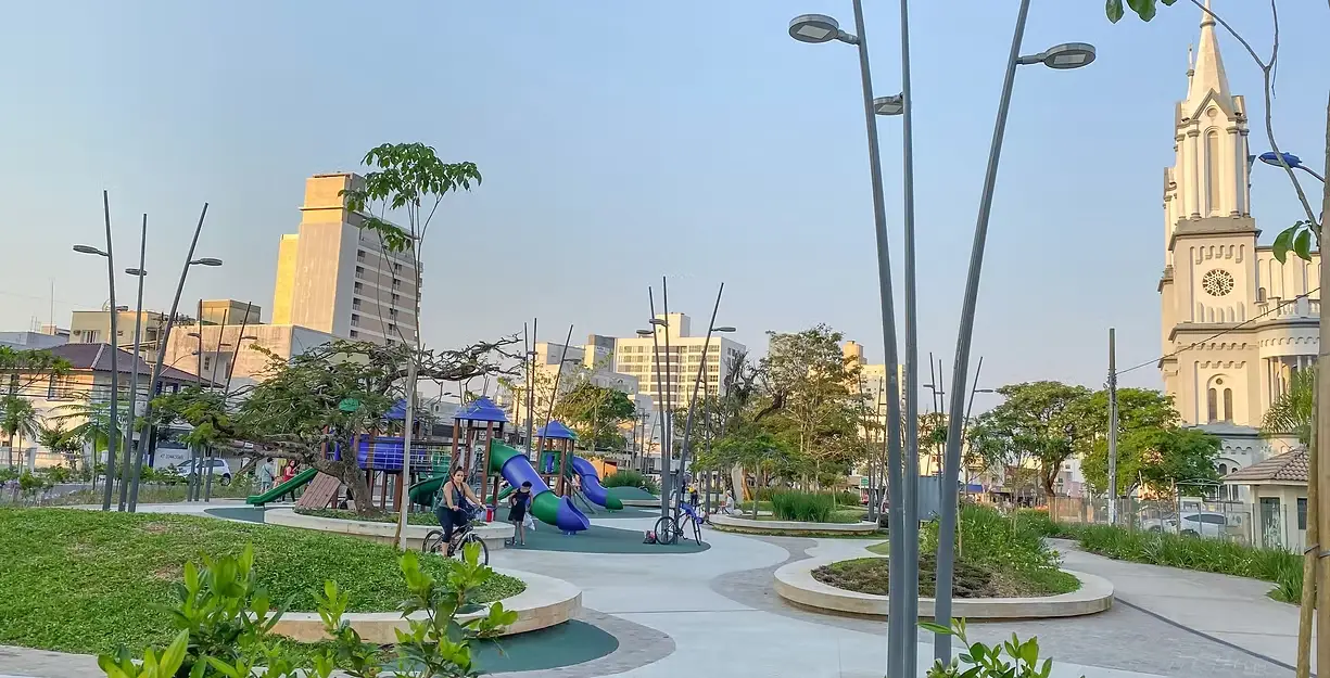 turismo em itajaí sc pontos turísticos praça Governador Irineu Bornhausen divulgação setur