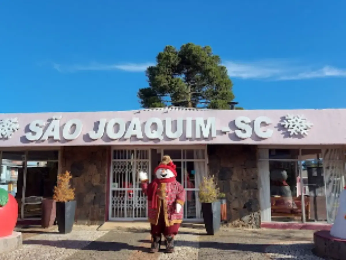TURISMO-EM-SAO-JOAQUIM-Praca-Cezario-Amarante